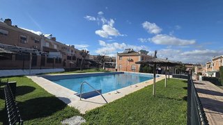Casa adosada en venta en Montequinto en Dos Hermanas