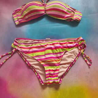 Bikini Rayas Verdes y Rosas