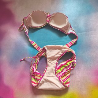 Bikini Rayas Verdes y Rosas