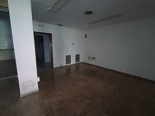 Local comercial en venta en Baena