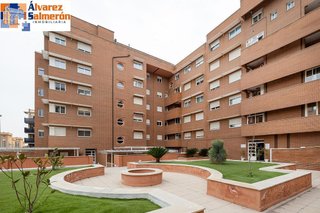 Piso en venta en Avda. Federico Garcia Lorca - Nueva Estación Autobuses en Granada
