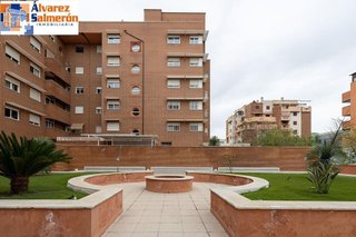 Piso en venta en Avda. Federico Garcia Lorca - Nueva Estación Autobuses en Granada