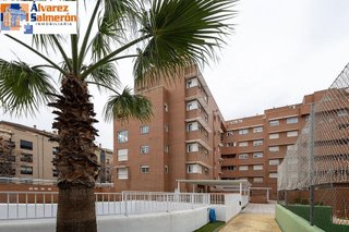 Piso en venta en Avda. Federico Garcia Lorca - Nueva Estación Autobuses en Granada