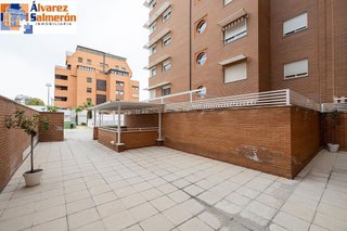 Piso en venta en Avda. Federico Garcia Lorca - Nueva Estación Autobuses en Granada