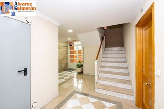 Piso en venta en Avda. Federico Garcia Lorca - Nueva Estación Autobuses en Granada