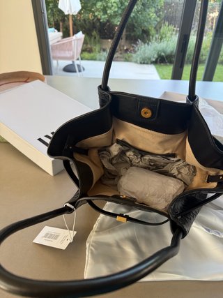 JW PEI Bolso tote mediano modelo Hana de JW PEI