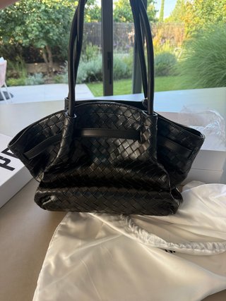 JW PEI Bolso tote mediano modelo Hana de JW PEI