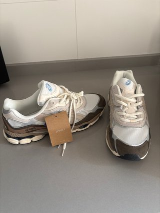 Zapatillas Asics Beige/Marrón Talla 45