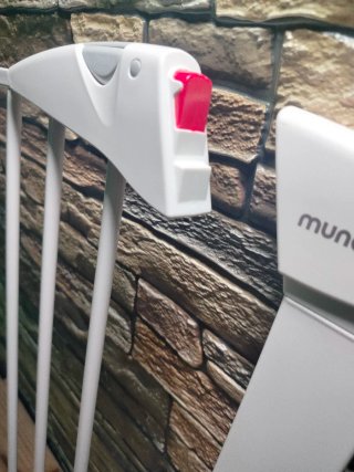 Munchkin MAXI-SECURE Puerta de seguridad 76-82 cm