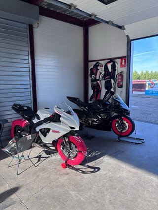 Suzuki GSXR 750 K7 Circuito