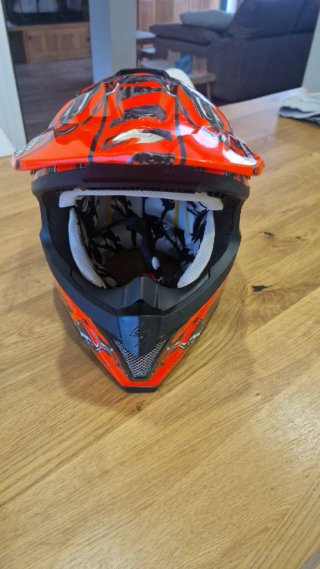 Casco Scorpion para enduro y motocross.