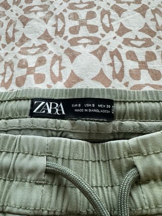 Pantalón corto Zara verde oliva