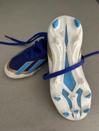 Botas de fútbol Messi en perfecto estado talla 25