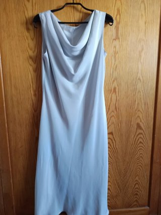 Vestido gris premamá elegante