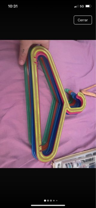 15 Perchas Plástico Duro Colores