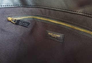 Bolso YSL Icare grande usado poco