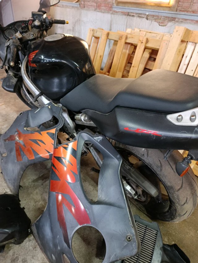 Honda CBR 600f para reparar