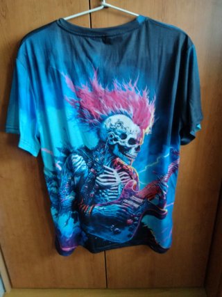 Camiseta calavera rockera hombre
