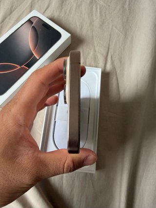 iPhone 16 Pro Max 256GB Dorado