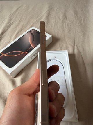 iPhone 16 Pro Max 256GB Dorado