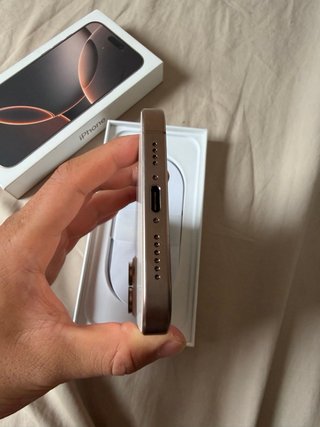 iPhone 16 Pro Max 256GB Dorado
