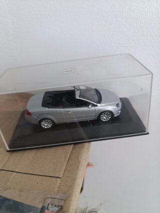 Ford Focus Coupé-Cabriolet 1/43 Minichamps