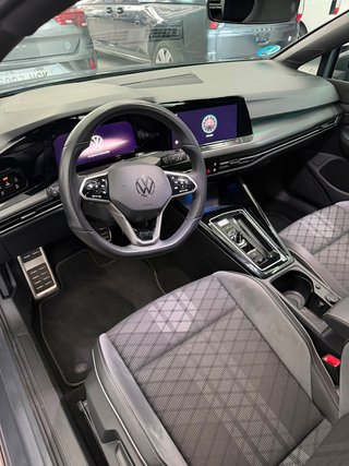 Volkswagen Golf 2024