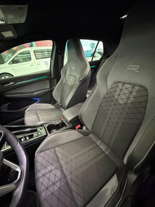 Volkswagen Golf 2024