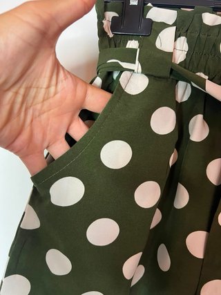 Pantaloncini vita alta pois verdi