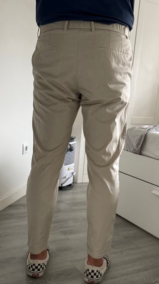 Pantalón chino Mango beige tobillo descubierto