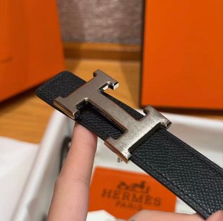 Cinturón Hermès Piel Negra Hebilla H Plata