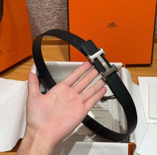 Cinturón Hermès Piel Negra Hebilla H Plata