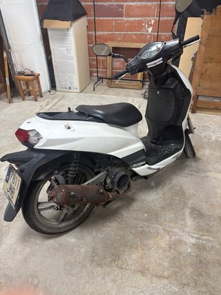 Peugeot Tweet 125cc Blanca
