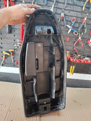Asiento Derbi Negro