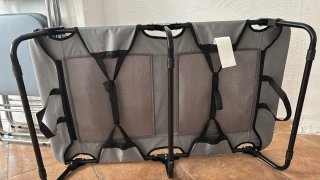 Cama para perro elevada gris