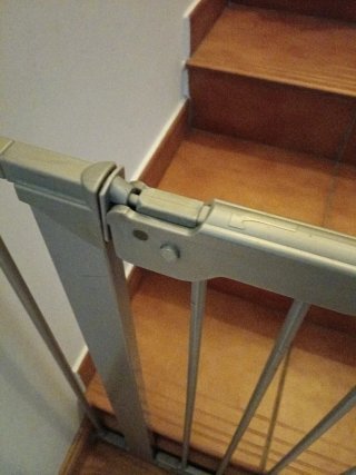 Valla puerta seguridad escaleras