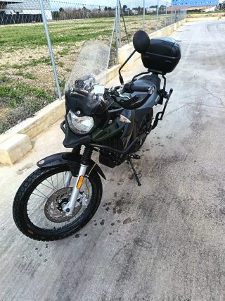 Moto 125cc Adventure/Off-Road Negra/Verde