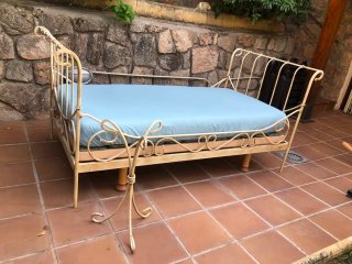 Cama forja estilo romántico blanco viejo
