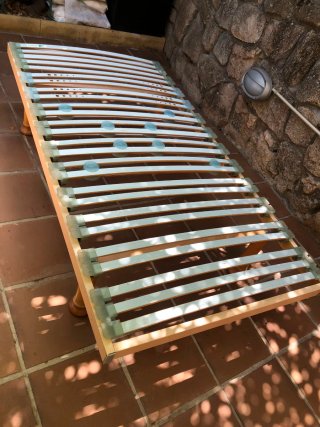Cama forja estilo romántico blanco viejo
