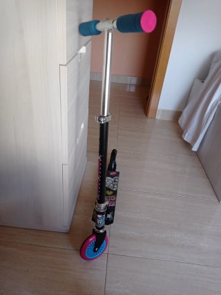 Patinete infantil Monster High