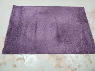 Alfombra morada 150x100