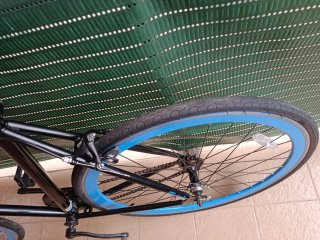 Bicicleta Fixie Negra Ruedas Azules