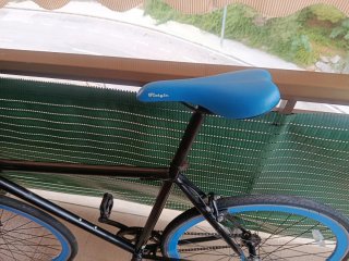 Bicicleta Fixie Negra Ruedas Azules