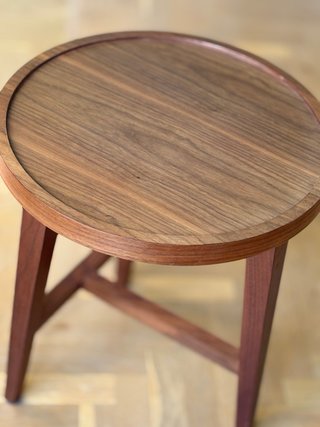 Mesa auxiliar redonda de madera