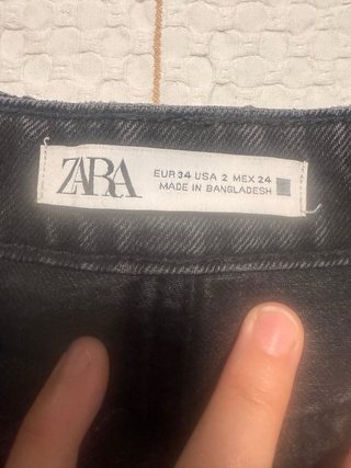 Pantalón corto vaquero desgastado