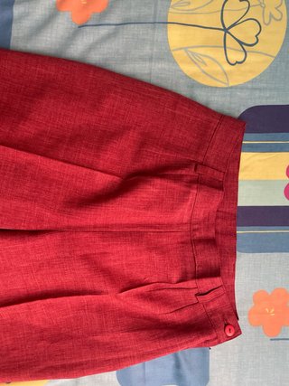 Blusa roja de trabajo