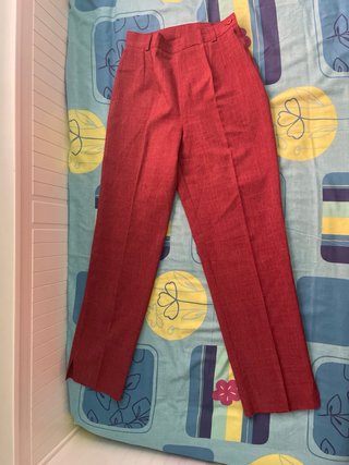 Blusa roja de trabajo