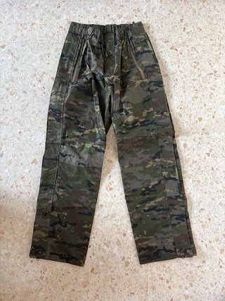 Traje de tormenta militar ejército