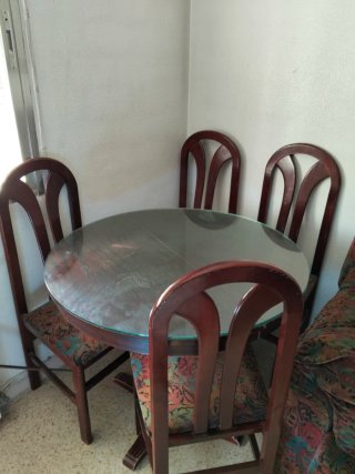 Mesa redonda comedor con 4 sillas recoger en legan