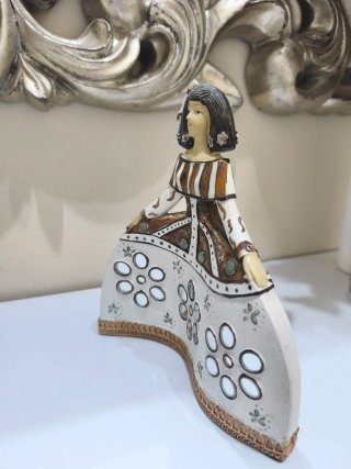 Figura Decorativa Menina